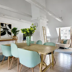 Sanders Main - Endearing Two-bedroom Duplex With A Balcony Next To Magical Nyhavn Apartment
