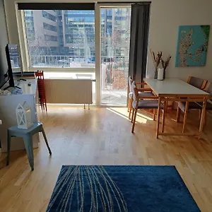 Light Royal Arena & Metro Apartment